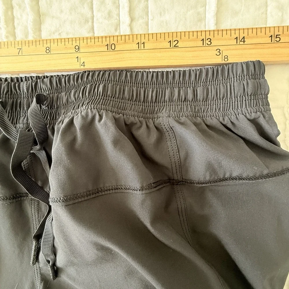 Lululemon Black Swift Crop Capri DANCE Studio Pants Woman 8‎ (RARE) Gorpcore